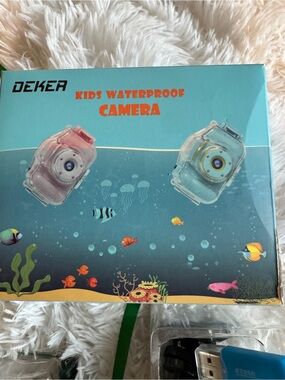 Dekker Kids Waterproof Camera - camo light and dark green with Clear Case.